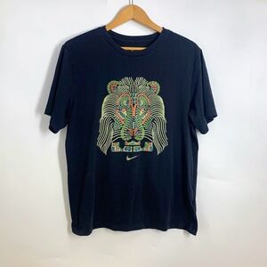 Nike LeBron James Lion Head Mosaic Graphic T-Shirt Mens Short Sleeve SZ L